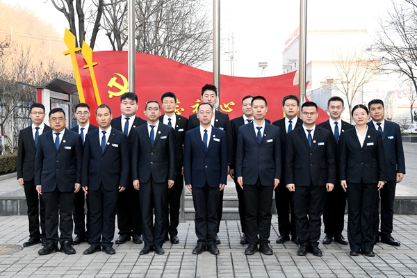 1708563578160445.jpg 1.安全部先進(jìn)集體合照_副本.jpg